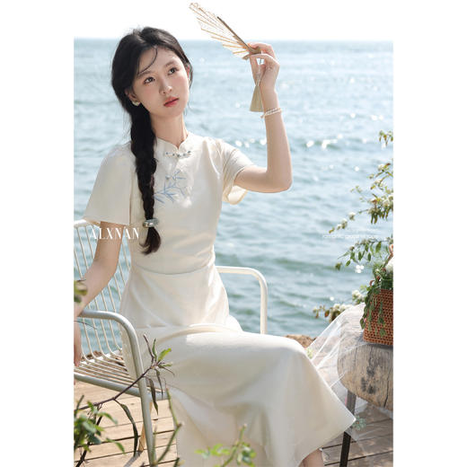 鹿向南「一梦清欢」杏色新中式连衣裙女夏复古改良式旗袍气质长裙 商品图2