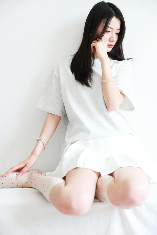 蝴蝶结印花tee，元祖灰+耀夜黑。复古宽松设计情侣圆领t恤E040660 商品图11