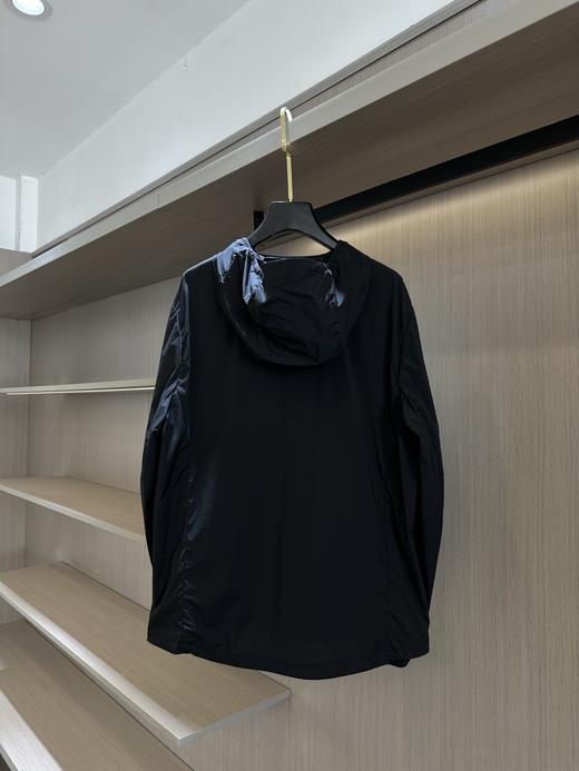 点此购买 可隆春夏季男士户外通勤连帽皮肤衣外套 bk 344396 商品图4