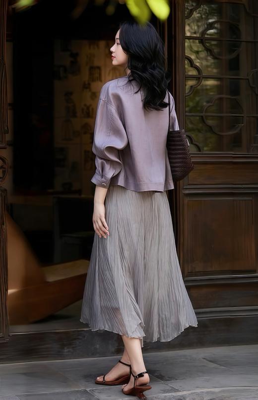 【下单3-7天发货】LONGNVFAIR天丝醋酸圆领短外套 总自带一种优雅的松弛感！自带“空调纤维”属性，轻盈透气，宽松落肩剪裁，遮肉显瘦 商品图4