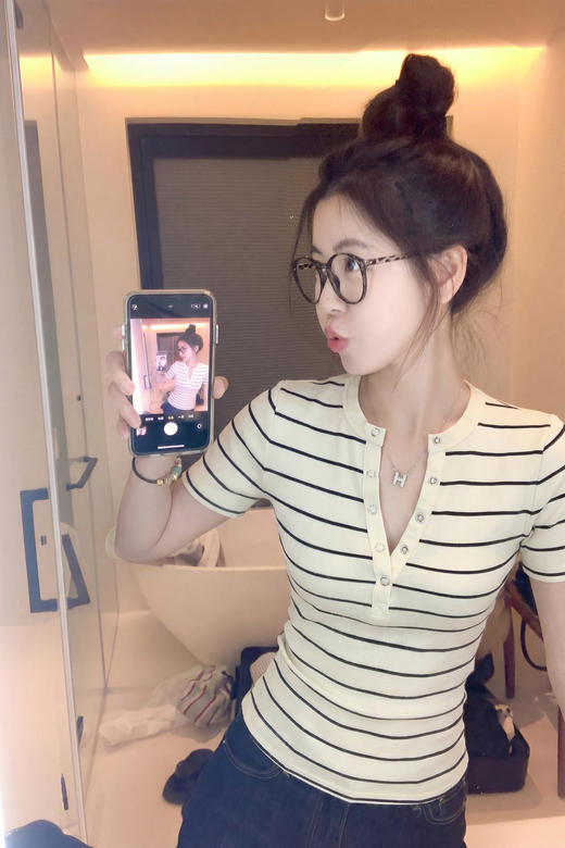 <曾小咸推荐>条纹纽扣修身短袖T恤上衣【预售款，预计3-15天！！】 商品图5