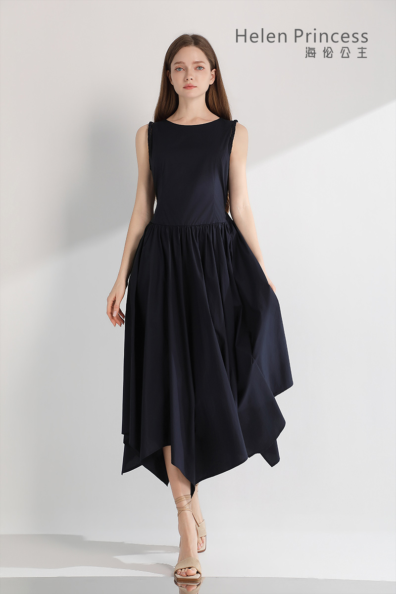 无袖收腰大摆连衣裙
