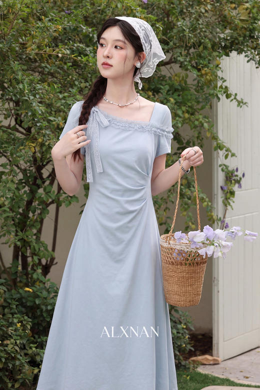 鹿向南【雾里温柔】法式斜领蓝色连衣裙女夏新款气质修身显瘦裙子 商品图4