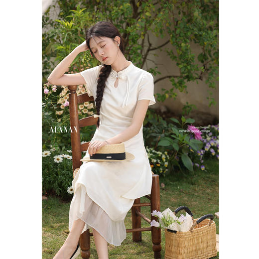 鹿向南「柔光蝶影」新中式国风杏色短袖旗袍连衣裙女夏气质长裙 商品图4