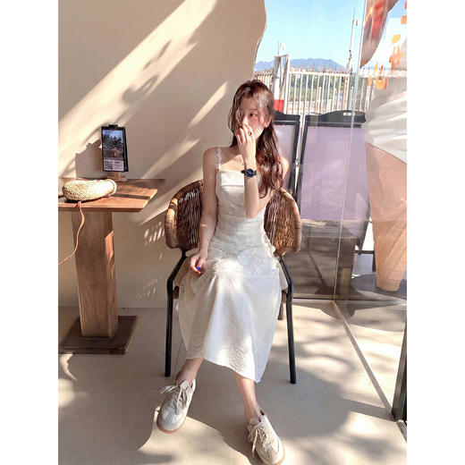 <曾小咸推荐>海边度假风白色吊带连衣裙【预售款，预计3-15天！！】 商品图4