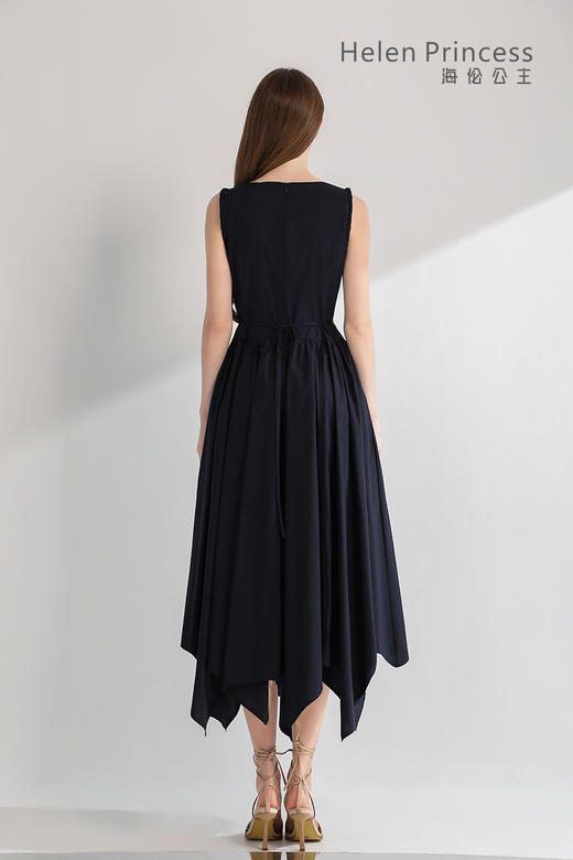 无袖收腰大摆连衣裙 商品图4