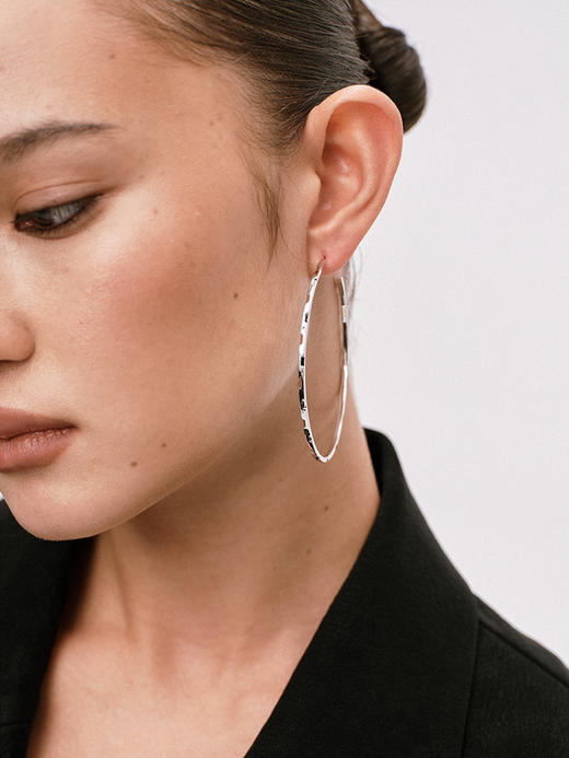 TR她热 气场全开 金色银色凹凸肌理欧美风高级百搭925银针大耳圈耳环 商品图3