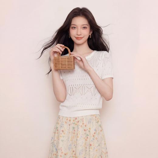 奢姿大码女装2026夏季减龄镂空设计圆领针织衫胖妹妹百搭时尚上衣9862692293 商品图1