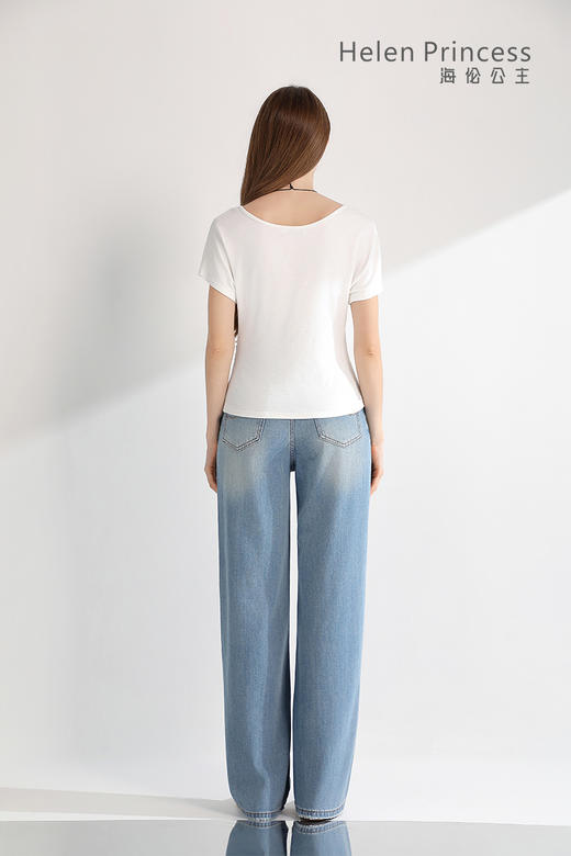 圆领蝙蝠袖T恤配项链 商品图4