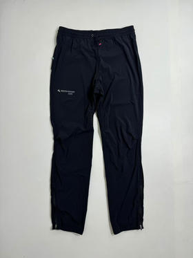 原单正品攀山鼠比森专业运动慢跑长裤，

超薄，版型独有，适合快节奏运动场景

拉链裤腿，方便穿脱，腰部带松紧，膝盖弹力绳设计，膝盖预弯曲设计，细节超多！！

黑色S-XXL