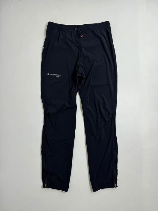 原单正品攀山鼠比森专业运动慢跑长裤，

超薄，版型独有，适合快节奏运动场景

拉链裤腿，方便穿脱，腰部带松紧，膝盖弹力绳设计，膝盖预弯曲设计，细节超多！！

黑色S-XXL 商品图0