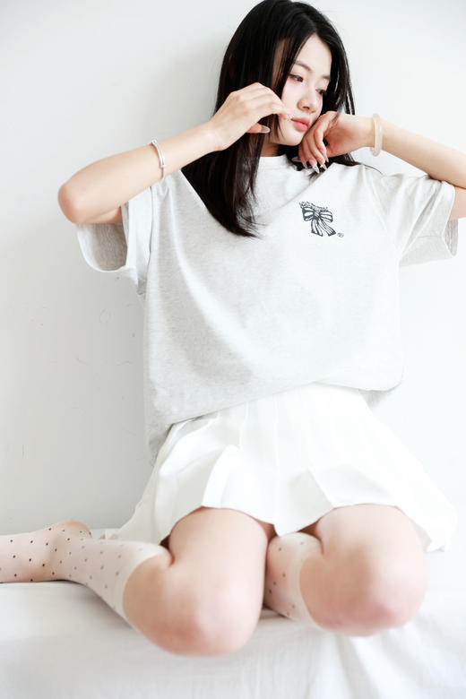 蝴蝶结印花tee，元祖灰+耀夜黑。复古宽松设计情侣圆领t恤E040660 商品图0