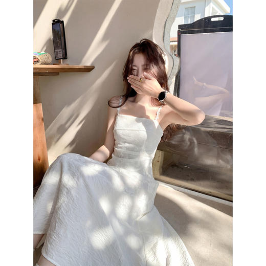 <曾小咸推荐>海边度假风白色吊带连衣裙【预售款，预计3-15天！！】 商品图3