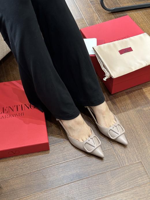 华伦天奴 通勤百搭高跟鞋 商品图1