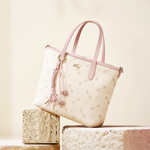 WHY桃桃粉满印钥匙盾牌纹手提托特包 大容量通勤女包 轻奢甜美风 编织流苏装饰 日常/逛街/约会百搭YAP1171002Z 商品图0