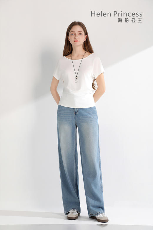 圆领蝙蝠袖T恤配项链 商品图1