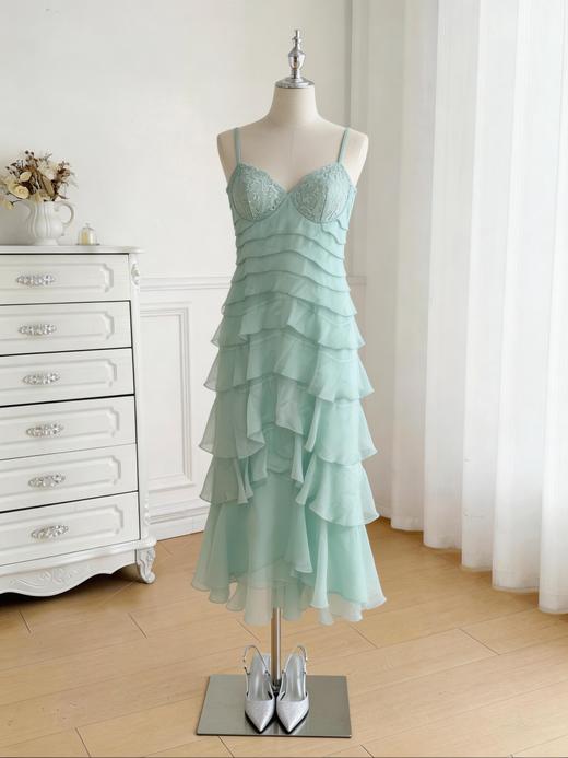 【孤品样衣，不退不换】层次感亮片淡绿色吊带长连衣裙 商品图0