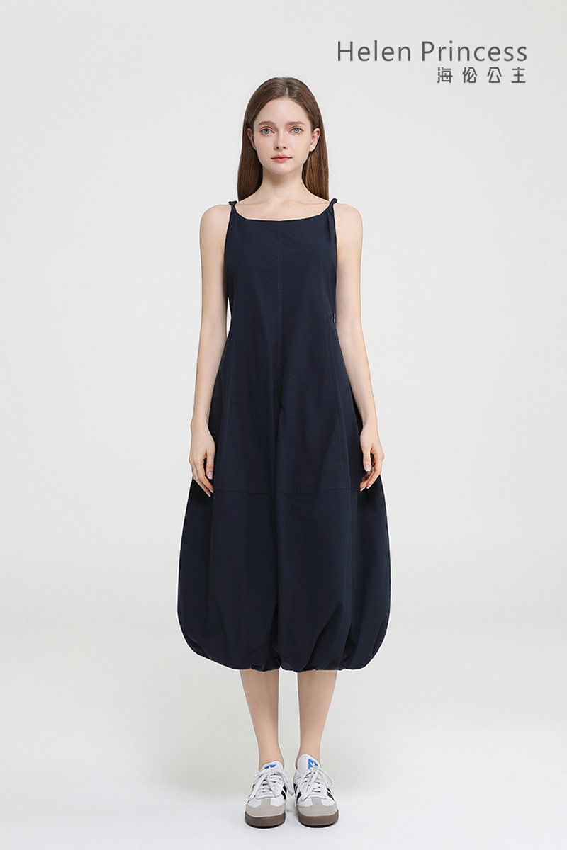 扭结肩带花苞裙