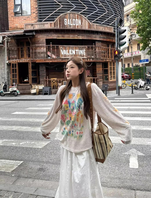 🔥沈羽洁同款!!氛围感少女T来啦~【韩版手绘涂鸦防晒衫】🌸多彩晕染❗️简简单单就可以搭配的单品 ❗️充满活力的配色搭配艺术感涂鸦印花，❤️内搭外搭都好看❗️ 商品图3