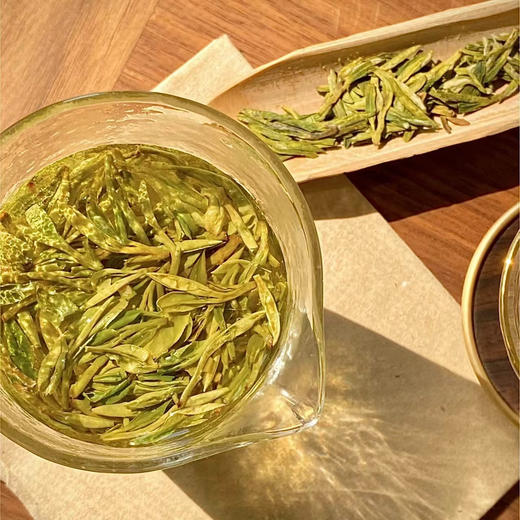 💥春茶上新｜龙井茶团购专场，【卧芳华金鼎方罐龙井茶】🌈以茶为礼，共品春日鲜醇 春风拂过茶山畔，云雾育新芽🌱 每年春日最值得期待的，便是这一口鲜爽甘醇的龙井 商品图7