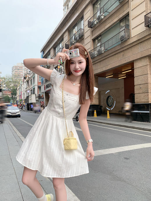 <曾小咸推荐>4.7现货秒杀 ！微信超特价！方领荷叶边小飞袖连衣裙 日常189.99 立减100 秒杀89.99！！ 商品图7