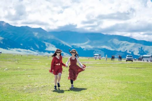 2026年暑期｜房车伊犁行·寻迹吐鲁番！房车+巴士带您解锁新疆亲子精华玩法！那拉提私家牧场、库木塔格沙漠、赛里木湖 商品图0