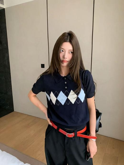 直发 MIU系， 设计感复古菱格撞色翻领短袖POLO针织衫 商品图2