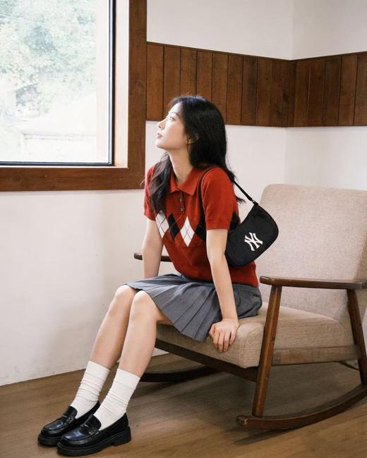 直发 MIU系， 设计感复古菱格撞色翻领短袖POLO针织衫 商品图7