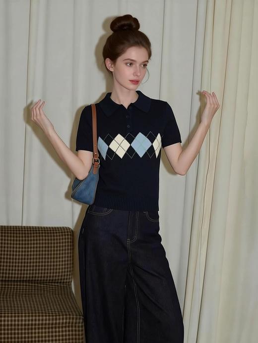 直发 MIU系， 设计感复古菱格撞色翻领短袖POLO针织衫 商品图4