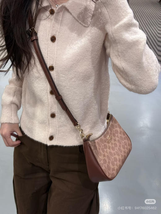 代购级 蔻驰𝐜𝐨𝐚𝐜.𝐡 𝗧𝗲𝗿𝗶腋下包 商品图8