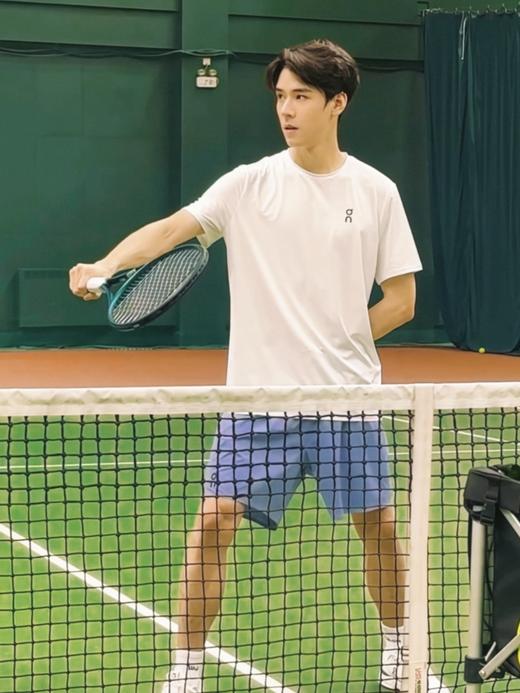 即发订单，龚俊同款！On 昂跑（On Running）品牌的Active-T 2系列男士 / 中性款运动短袖 T 恤  黑色网格速干t 商品图0