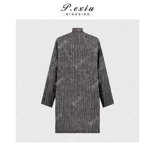 PanYiXiu/潘依绣人丝新中式国风撞色竖条纹暗纹盘扣显瘦圆领长款衬衫 M9293 商品图2