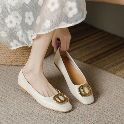 【秒杀】真皮法式复古平底大码金属扣浅口超软单鞋女职业通勤方头工作鞋 商品图0