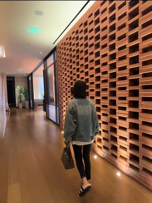 F040712春夏季新款复古水洗牛仔字母贴布绣拼色牛仔夹克长袖外套 商品图14