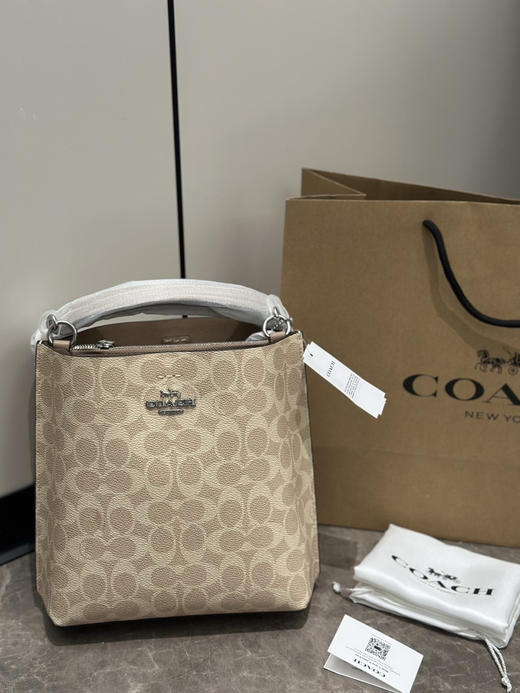 代购级 蔻驰𝗰𝗼𝗮𝗰.𝗵 𝗺𝗼𝗹𝗹𝗶𝗲𝟮𝟮茉莉水桶 〰️ 商品图2