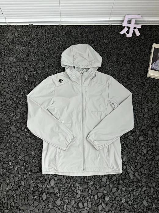 F040744户外运动休闲吸汗透气速干轻薄透气连帽梭织外套夹克防晒衣 商品图4