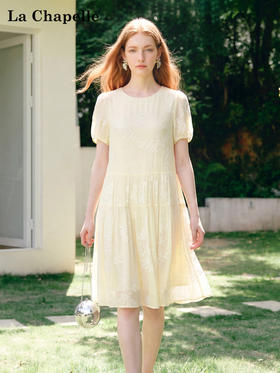 天猫同步【轻奢！中式淡雅】拉夏贝尔/La Chapelle圆领刺绣花朵后背一粒扣短袖连衣裙显瘦遮肚宽松连衣裙