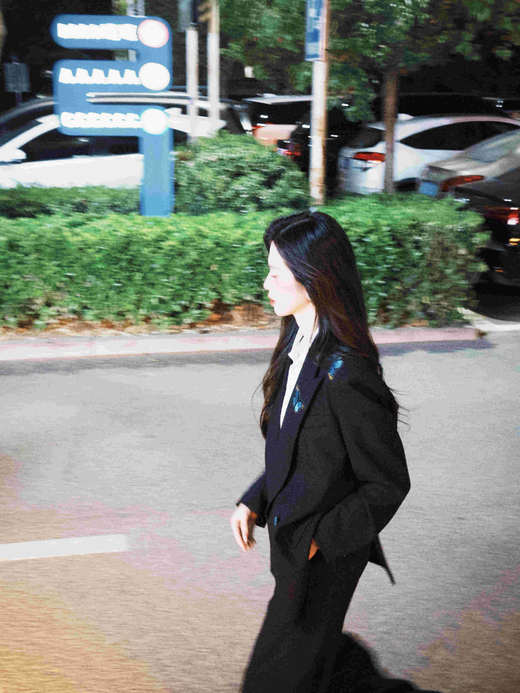 法小曼*子珍原创蝴蝶刺绣高定阔版黑色西装套装女廓形个性重要场合 商品图1