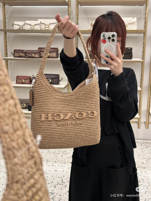 代购级 蔻驰𝗰𝗼𝗮𝗰.𝟰月新品𝗯𝗿𝗼𝗼𝗸𝗹𝘆𝗻 
布鲁克林拉菲草编包 商品图3