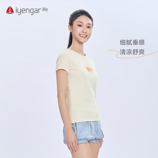 艾扬格 life C1215梵文金句女装T恤短袖 透气凉爽 黑科技凉感面料 ：visoka va jyotismatl通过专注与明亮、灿烂、超越悲伤的光，获得内在的稳定 商品图1