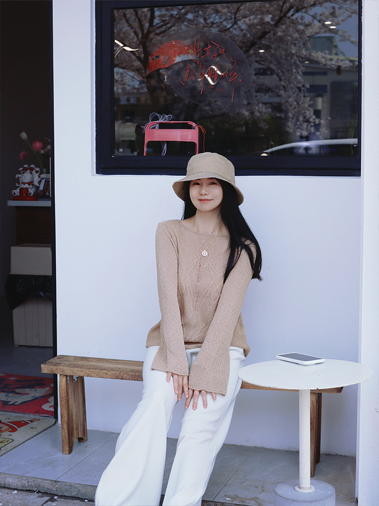 【凉感透气 清爽亲肤 天丝亚麻镂空针织衫】一字领修饰肩颈线条 微喇袖遮肉显瘦 自带氛围感