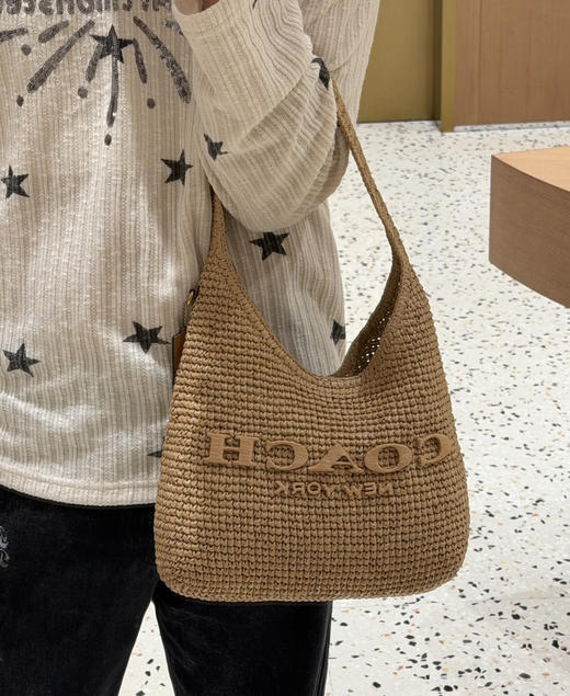 代购级 蔻驰𝗰𝗼𝗮𝗰.𝟰月新品𝗯𝗿𝗼𝗼𝗸𝗹𝘆𝗻 
布鲁克林拉菲草编包 商品图1