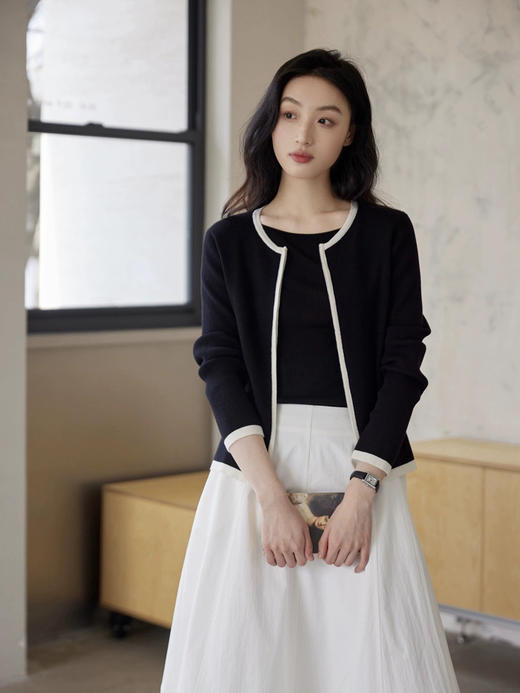 爆款3-7天发货！cosAcosB显瘦一字领莱赛尔天丝中袖针织杉M9360 商品图3