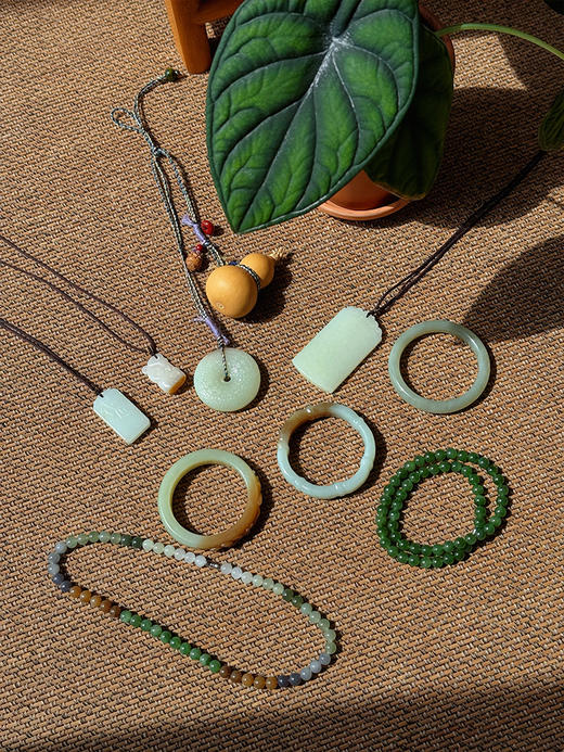 【和田玉系列  手镯/项链/无事牌/车挂】板娘亲选  源头好价  一物一拍 商品图0