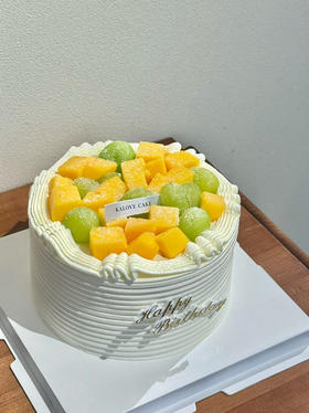 简约新鲜芒果蛋糕