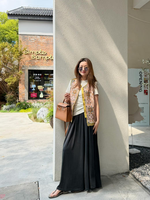 2604202    非遗刺绣 龟裂香云纱 真丝马甲 商品图4