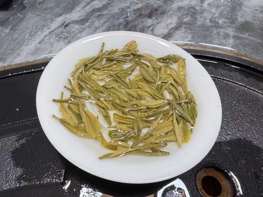 2026春 骑火茶 群体种 老龙井 土茶   （不看颜值，只要滋味的可以入） 125克 商品图6