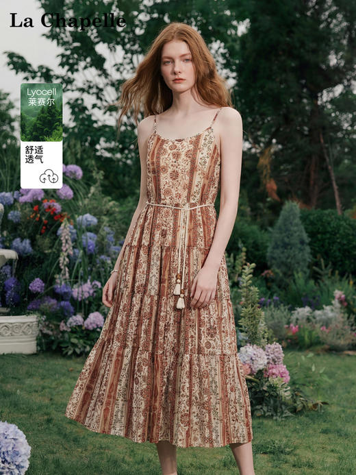 天猫同步【复古度假风】拉夏贝尔/La Chapelle莱赛尔+亚麻！流苏腰带~碎花压褶可调节肩带吊带裙女小众温柔碎花裙 商品图0