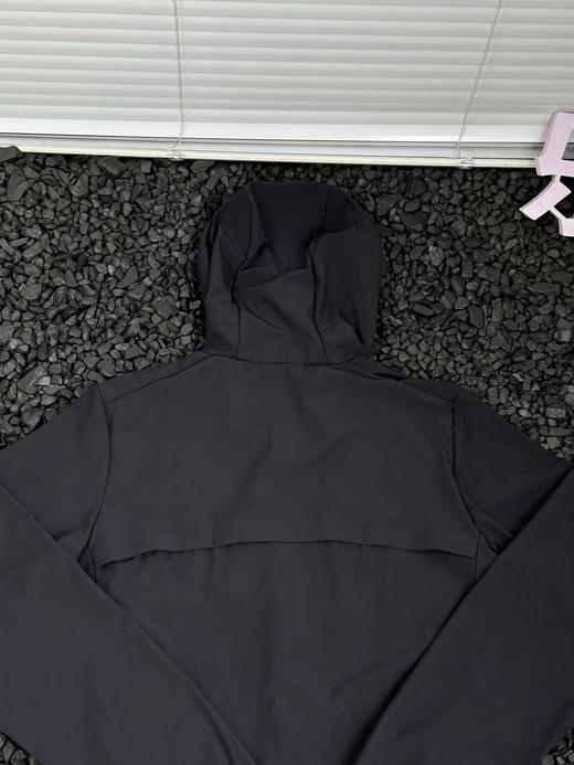 F040744户外运动休闲吸汗透气速干轻薄透气连帽梭织外套夹克防晒衣 商品图13