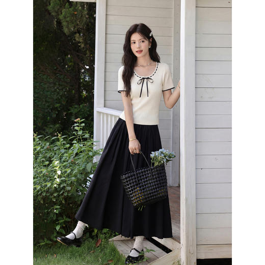 鹿向南「织夏来信」米杏色设计感短袖T恤女夏季显瘦气质正肩上衣 商品图1